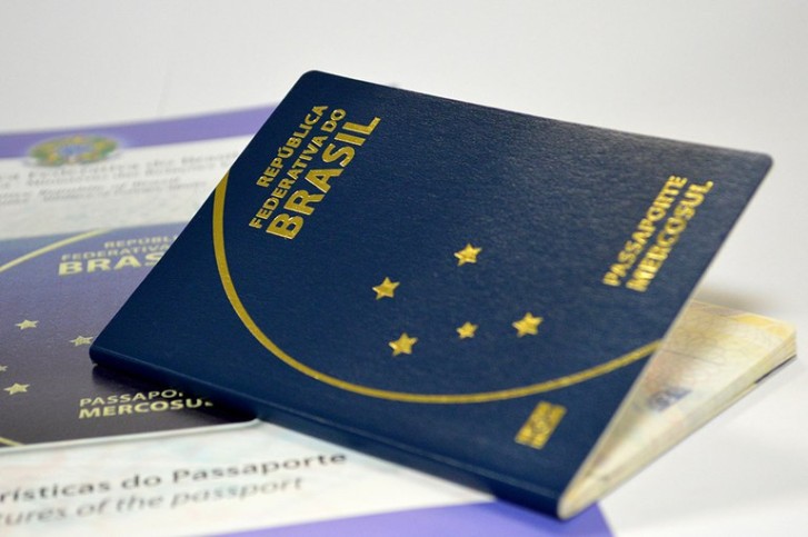 passaportebrasileironovo-727x483